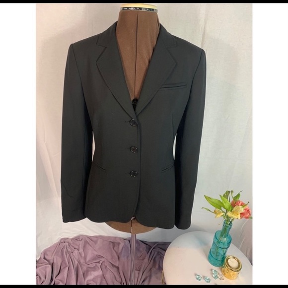 holt renfrew Jackets & Blazers - Holt Renfrew Fitted Blazer!